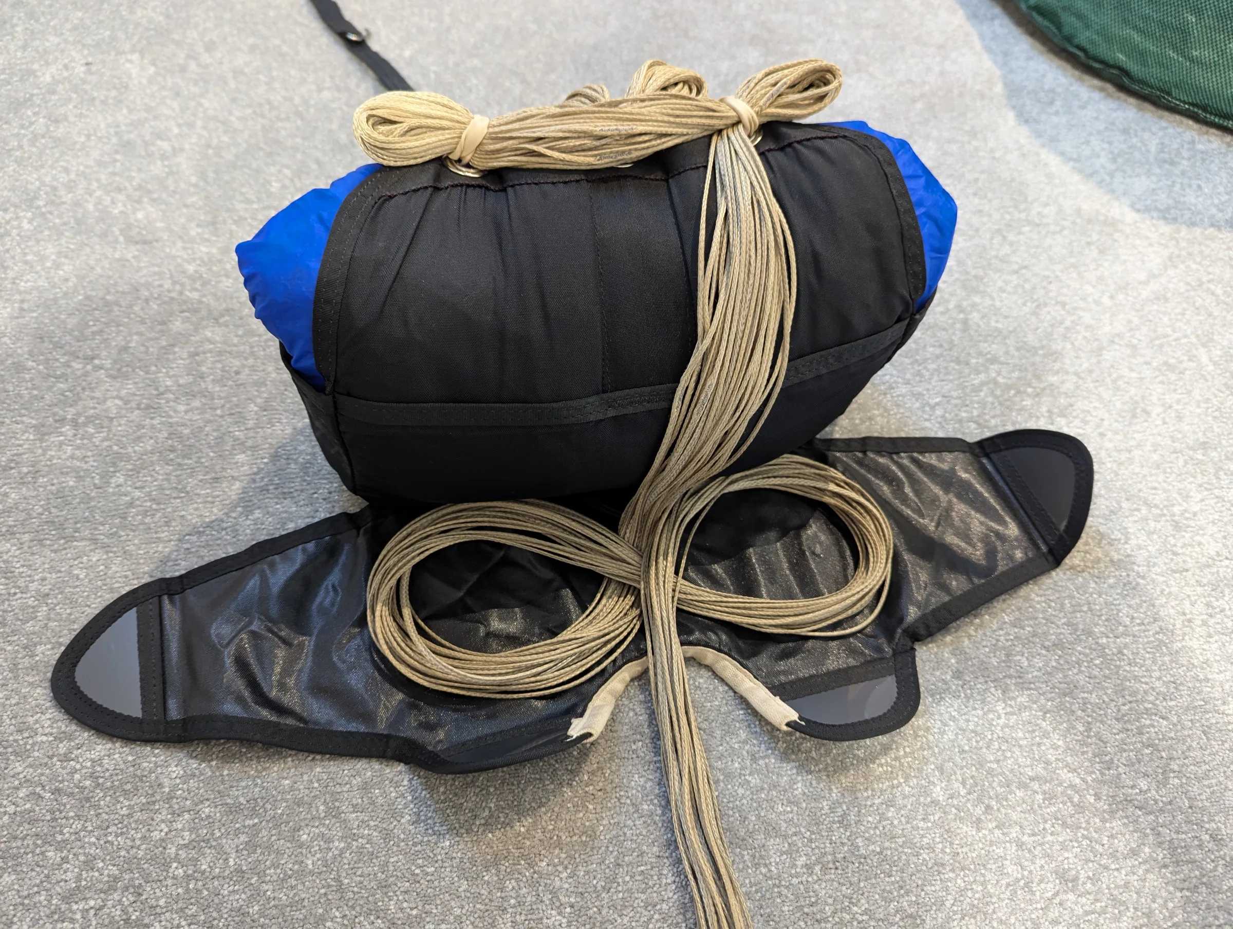 Semi-stowless D-bag